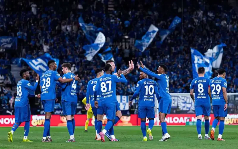 صفقة تبادل محتملة.. الهلال السعودي يتفاوض مع نابولي الإيطالي